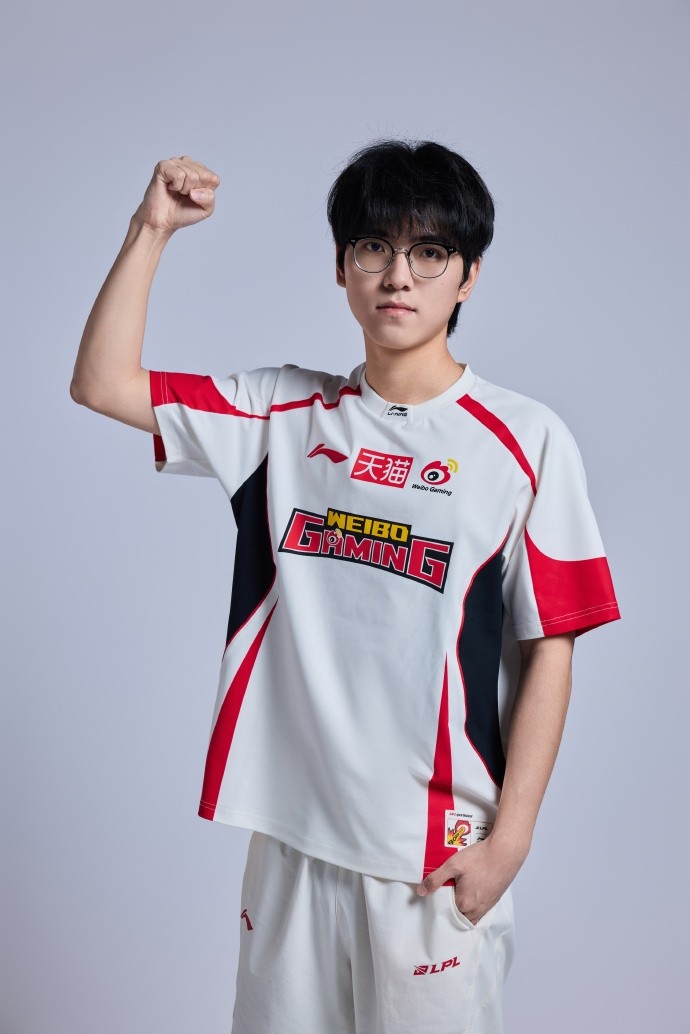 WBG分享26夹人定妆照：论微博哥拍照POSE的一百种手势